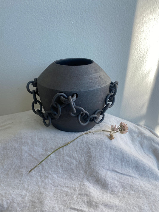 Black Chain Vase